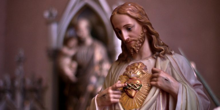 sacred heart of jesus jonathan dick osfs BJlO1Jt8sdQ unsplash cropped long