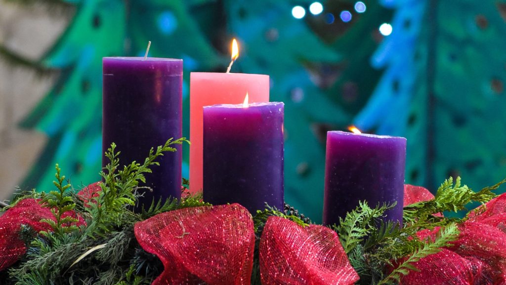 Advent wreath cover